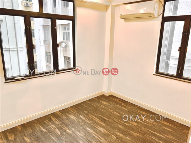 Lovely 3 bedroom with balcony | Rental, Hamilton Mansion 美登大廈 Rental Listings | Wan Chai District (OKAY-R294826)