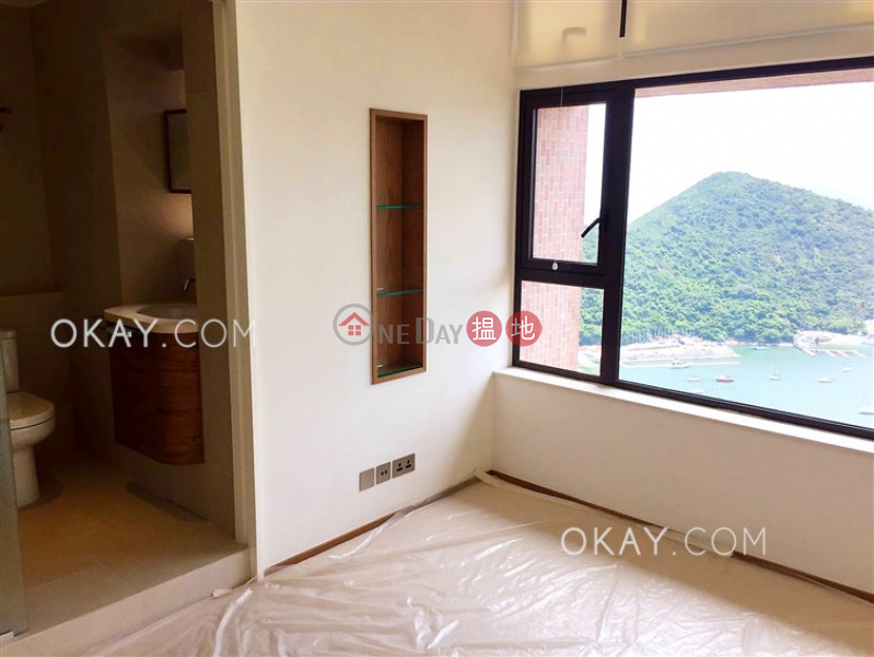 Efficient 3 bedroom with balcony & parking | For Sale | Pine Crest 松苑 Sales Listings
