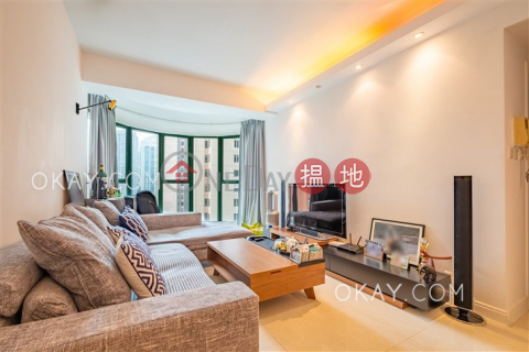 Gorgeous 2 bedroom with parking | For Sale | Hillsborough Court 曉峰閣 _0