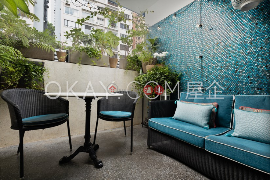 HK$ 1,830萬藍塘大廈灣仔區2房2廁,實用率高,露台藍塘大廈出售單位