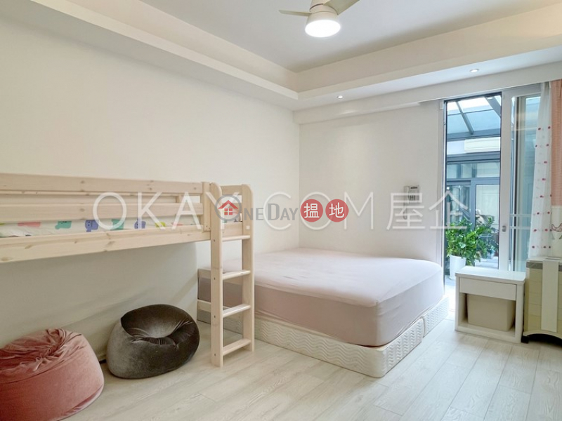 HK$ 200,000/ month Phase 1 Regalia Bay | Southern District Lovely house with rooftop, balcony | Rental