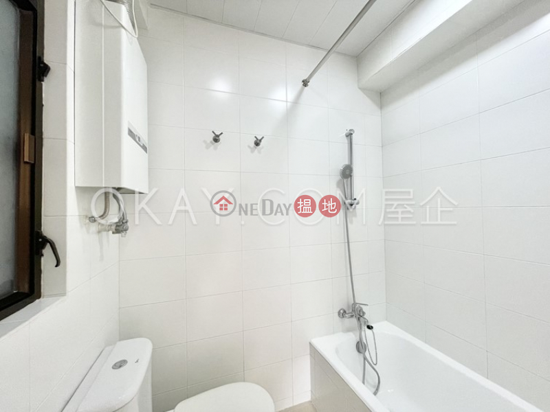 HK$ 54,000/ month | Happy Mansion Wan Chai District Gorgeous 3 bedroom with balcony | Rental