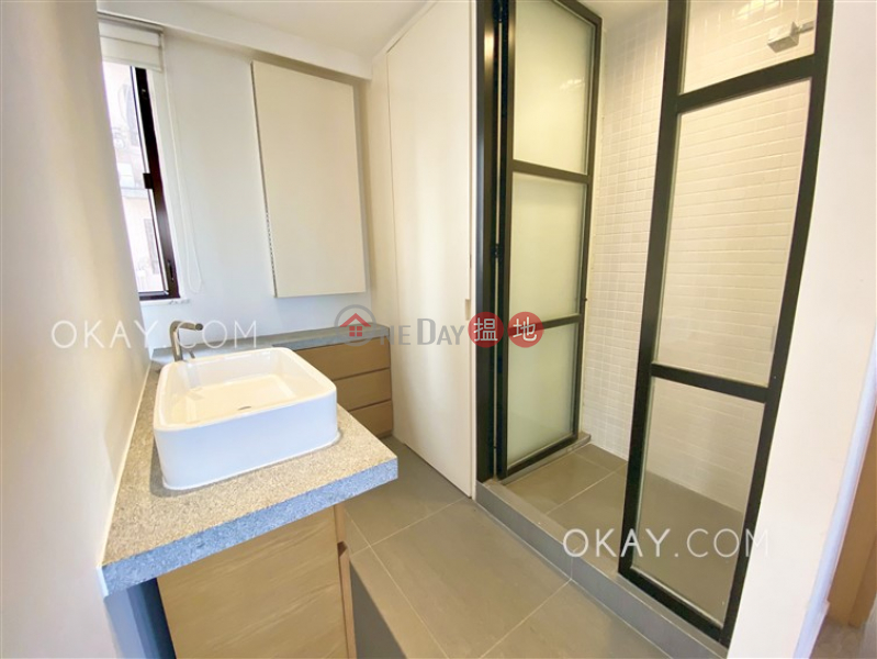 Property Search Hong Kong | OneDay | Residential | Sales Listings, Nicely kept 2 bedroom on high floor with harbour views | For Sale