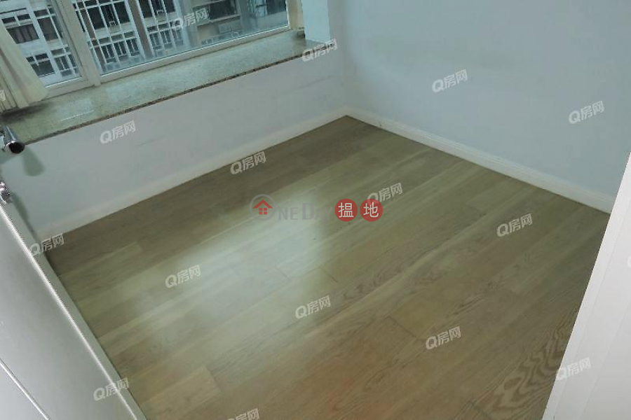 HK$ 52,000/ month 18 Conduit Road | Central District 18 Conduit Road | 3 bedroom High Floor Flat for Rent