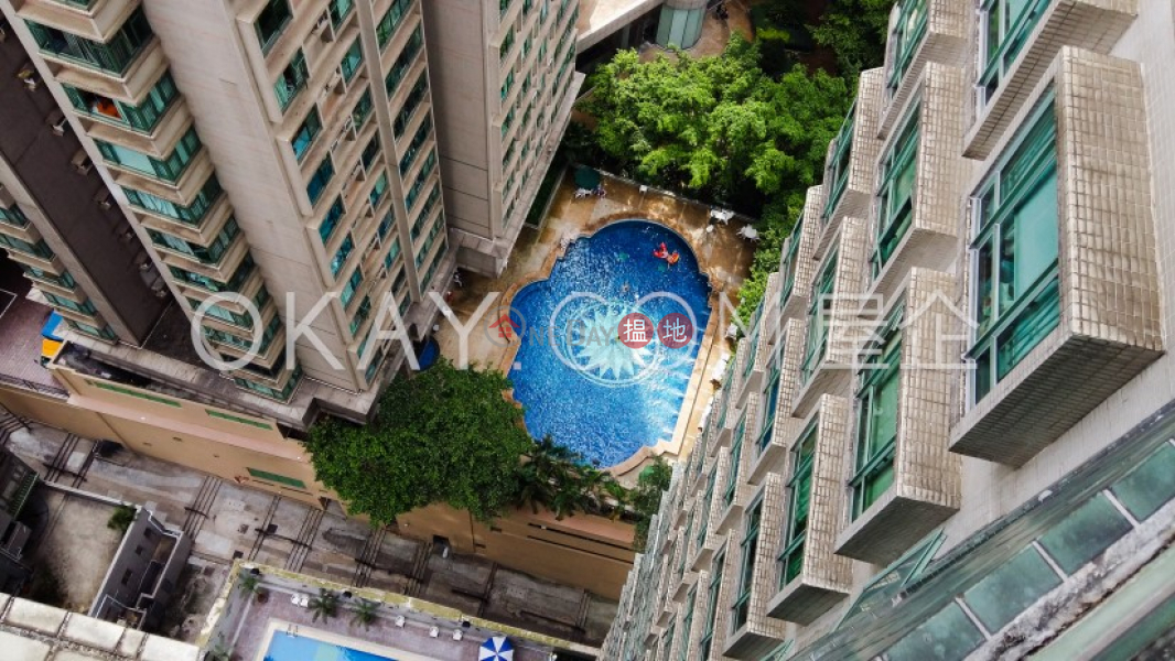 HK$ 36,000/ month, Goldwin Heights Western District | Elegant 3 bedroom in Mid-levels West | Rental