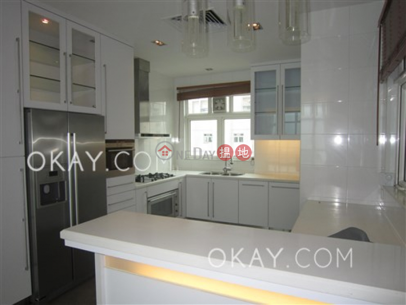 HK$ 60,000/ month Discovery Bay, Phase 4 Peninsula Vl Coastline, 28 Discovery Road Lantau Island | Efficient 5 bed on high floor with sea views & rooftop | Rental