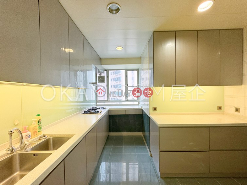 Luxurious 3 bedroom with parking | Rental | Tregunter 地利根德閣 Rental Listings