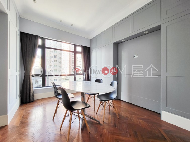 Charming 2 bedroom with balcony & parking | Rental | 35-41 Village Terrace 山村臺35-41號 Rental Listings