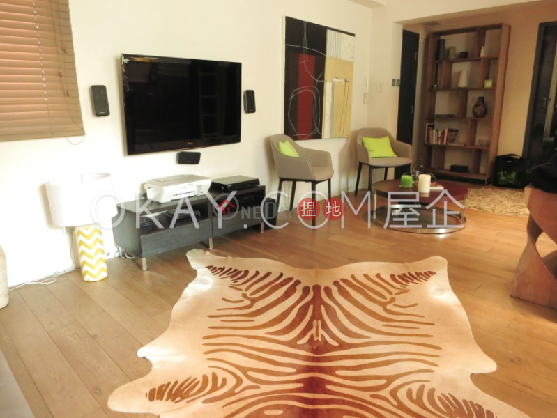 HK$ 35,000/ month 11-13 Old Bailey Street | Central District | Lovely 1 bedroom on high floor with rooftop | Rental