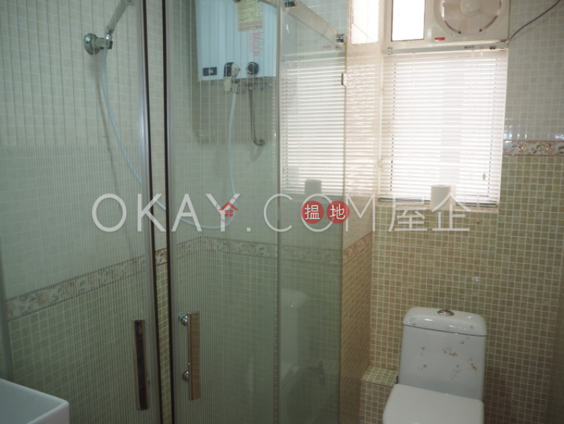 Charming 4 bedroom on high floor with balcony | For Sale | Mansion Building 民新大廈 Sales Listings