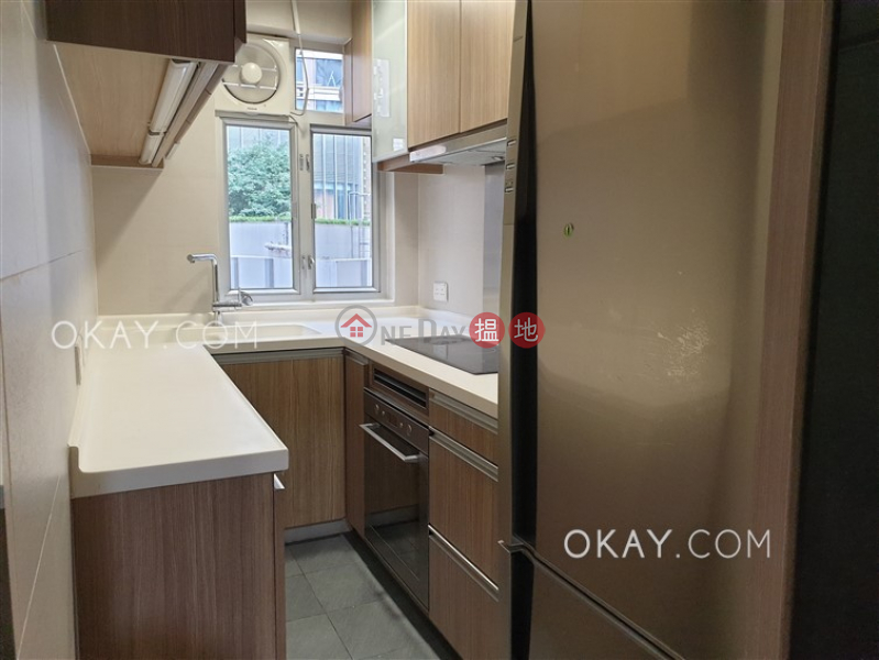 HK$ 25,000/ month, Caineway Mansion, Western District | Generous 2 bedroom in Mid-levels West | Rental
