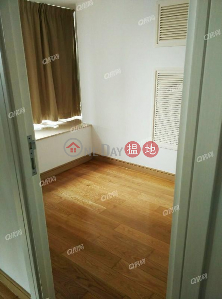 Centrestage | 2 bedroom Mid Floor Flat for Rent, 108 Hollywood Road | Central District | Hong Kong, Rental, HK$ 27,000/ month