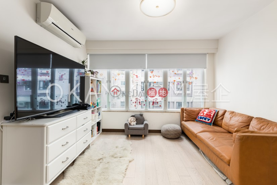 HK$ 36,000/ month Sherwood Court | Western District | Gorgeous 3 bedroom in Mid-levels West | Rental