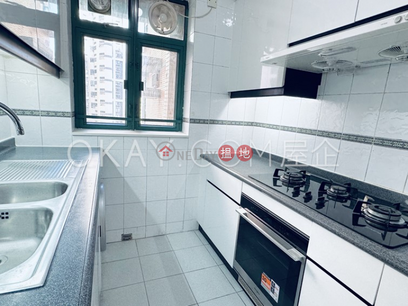 HK$ 38,000/ month | Hillsborough Court Central District | Tasteful 2 bedroom in Mid-levels Central | Rental