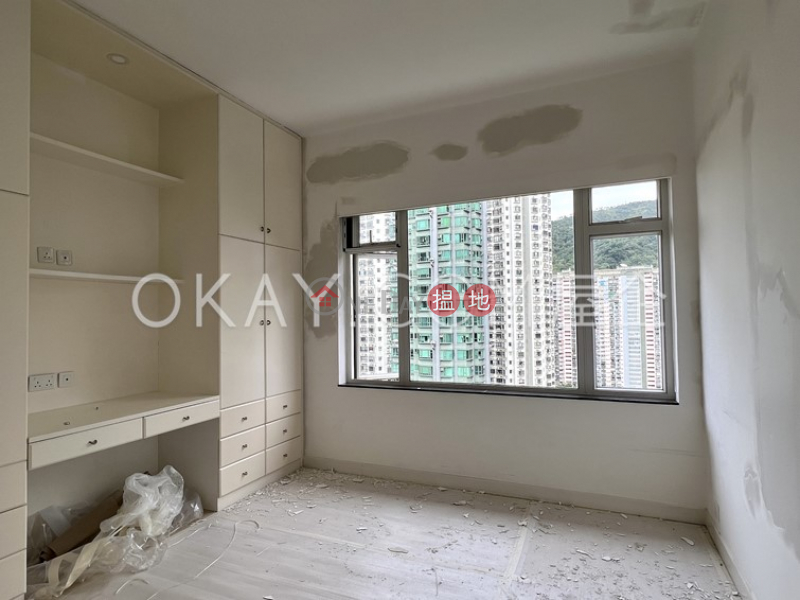HK$ 42,000/ 月偉景大廈灣仔區|3房2廁,連車位,露台偉景大廈出租單位