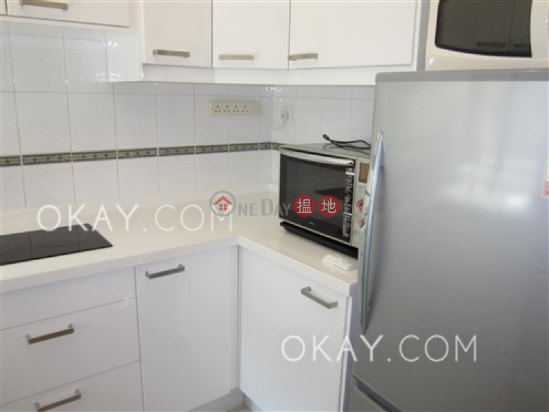 HK$ 33,000/ month Hillsborough Court, Central District, Luxurious 2 bedroom in Mid-levels Central | Rental