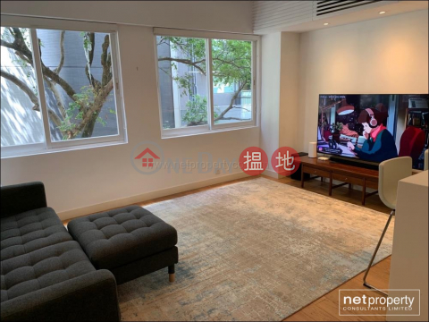 Spacious 1 bedroom apartment in Central, Sun Fat Building 新發樓 | Western District ()_0