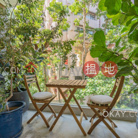 Charming 2 bedroom with balcony & parking | For Sale | Kam Fai Mansion 錦輝大廈 _0