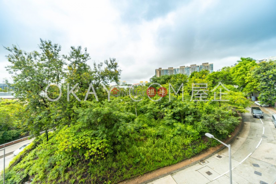 Lovely 4 bedroom on high floor with balcony & parking | Rental | OXFORD GARDEN 晉利花園 Rental Listings