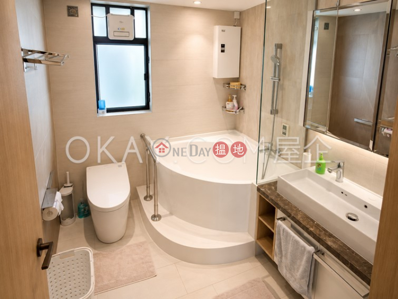 HK$ 190,000/ month | Clovelly Court, Central District, Lovely 3 bedroom on high floor with balcony & parking | Rental