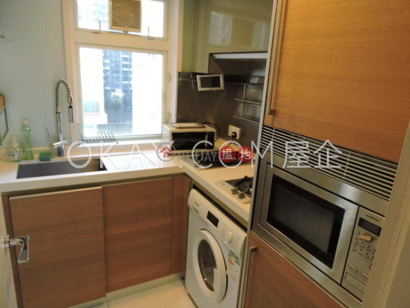 Popular 2 bedroom with balcony | For Sale | Centrestage 聚賢居 Sales Listings
