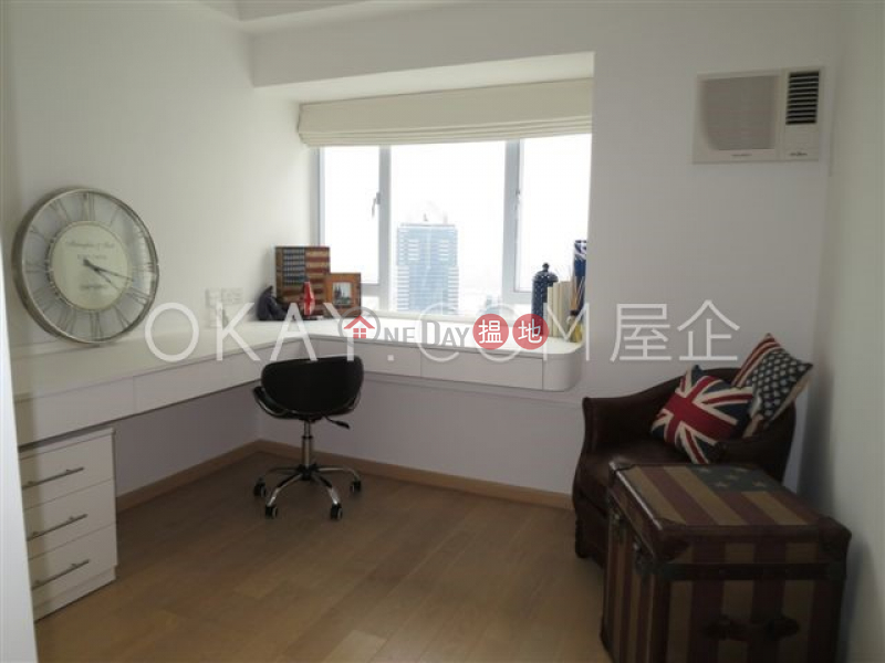 Gorgeous 2 bed on high floor with sea views & rooftop | For Sale | 11 Seymour Road | Western District, Hong Kong, Sales HK$ 25M