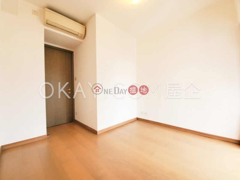 Nicely kept 2 bedroom with balcony | For Sale | Centre Point 尚賢居 Sales Listings