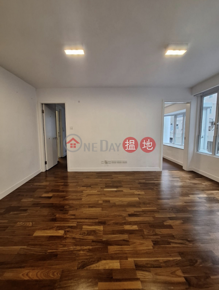HK$ 30,000/ month | Sherwood Court, Western District | SHERWOOD COURT 3 BED 1 BATH