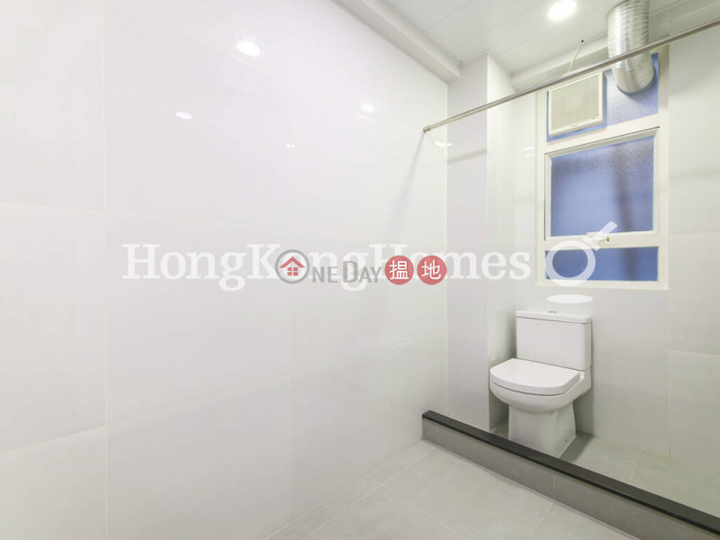 Property Search Hong Kong | OneDay | Residential | Rental Listings 3 Bedroom Family Unit for Rent at Blue Pool Mansion