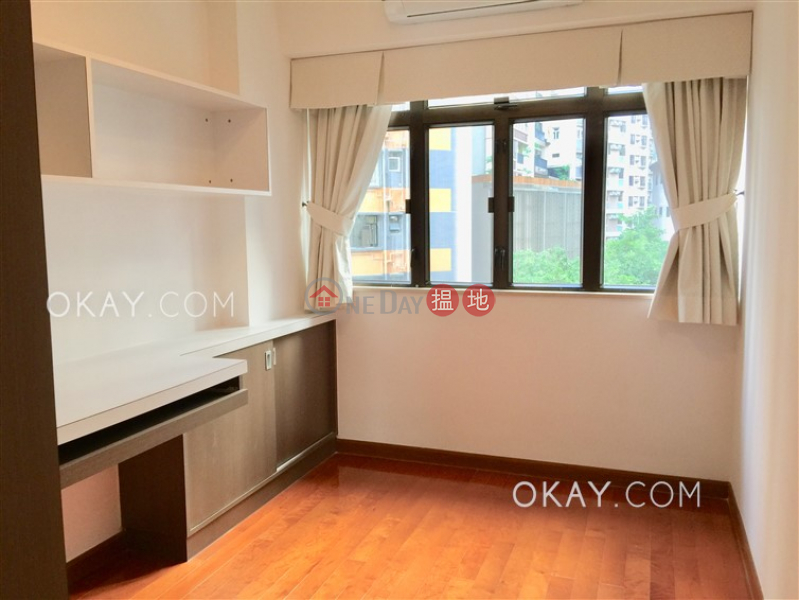 HK$ 37,000/ month, Honiton Building Western District | Charming 3 bedroom with parking | Rental