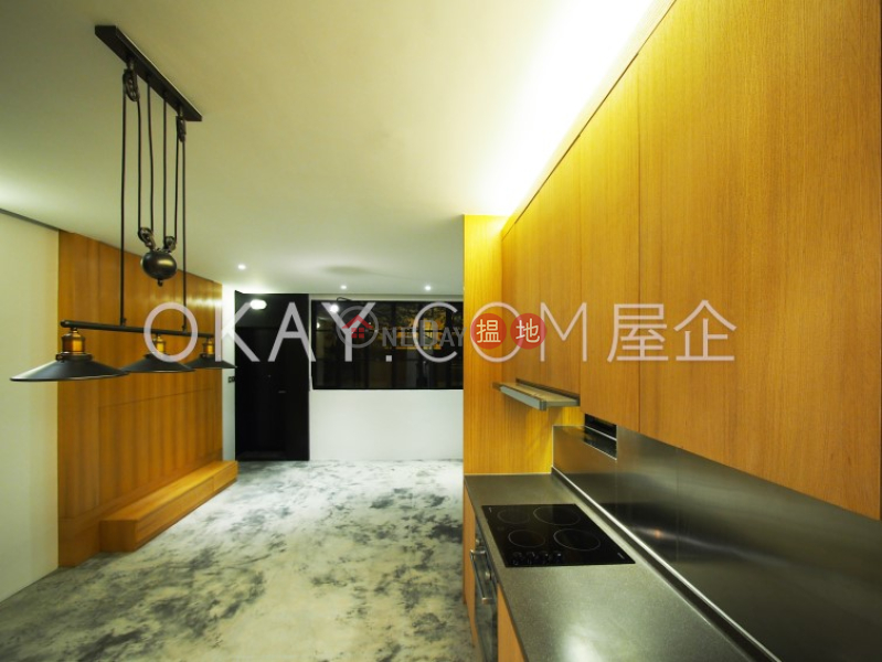 Luxurious house with rooftop & balcony | Rental | Fong Man Building 仿文樓 Rental Listings