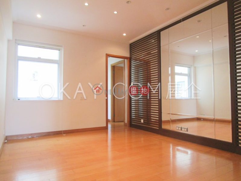 HK$ 43M, Grand House, Central District | Efficient 3 bed on high floor with balcony & parking | For Sale