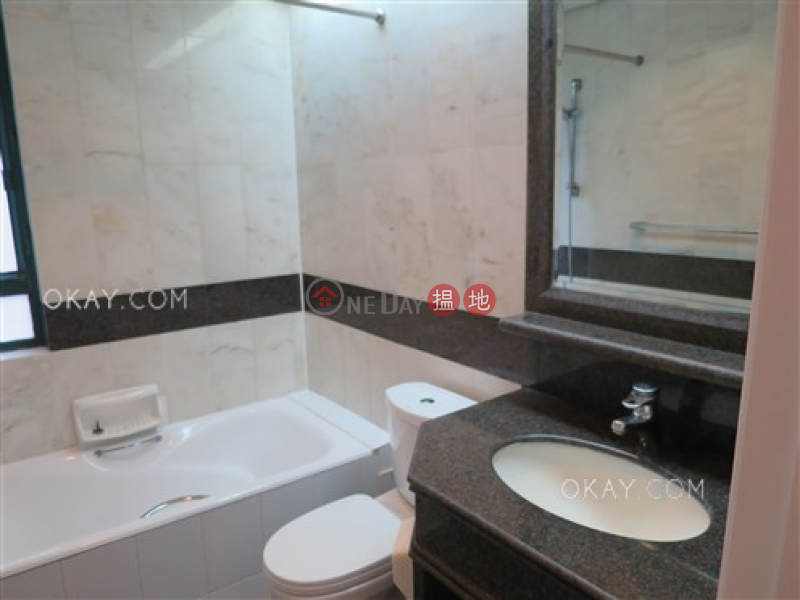 HK$ 37,000/ month | Hillsborough Court, Central District, Elegant 2 bedroom in Mid-levels Central | Rental