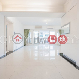 Unique 3 bedroom on high floor with balcony & parking | Rental | KADOORIE (AVENUE) MANSION 加多利大廈 _0