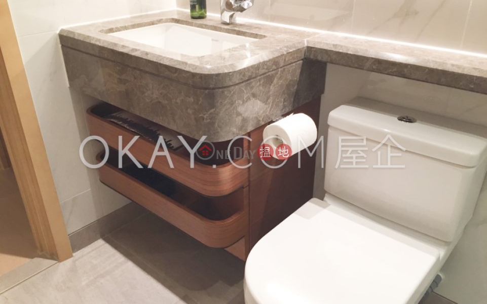 Gorgeous 2 bedroom on high floor with balcony | For Sale | Novum West Tower 1 翰林峰1座 Sales Listings