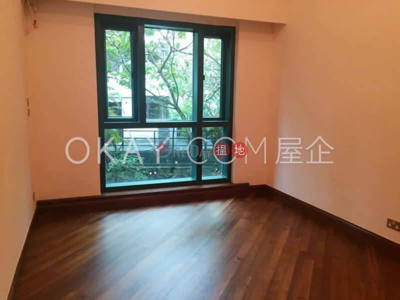 HK$ 180,000/ month | Belvedere Close, Southern District, Rare house with terrace & parking | Rental