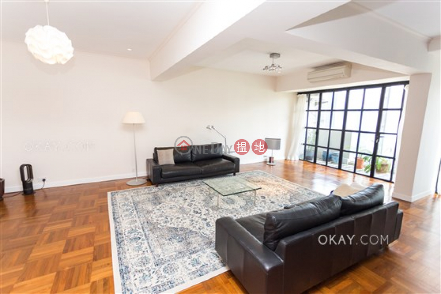 Efficient 2 bedroom with balcony | Rental | Pak Fai Mansion 百輝大廈 Rental Listings