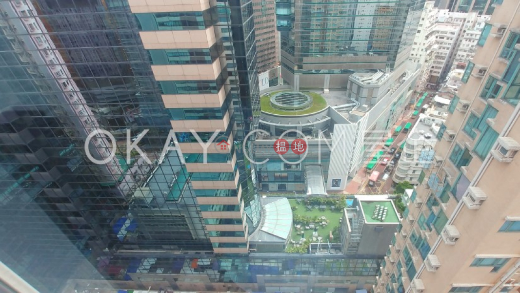 HK$ 9.8M, Pak Tak Building, Wan Chai District Practical 2 bedroom on high floor | For Sale