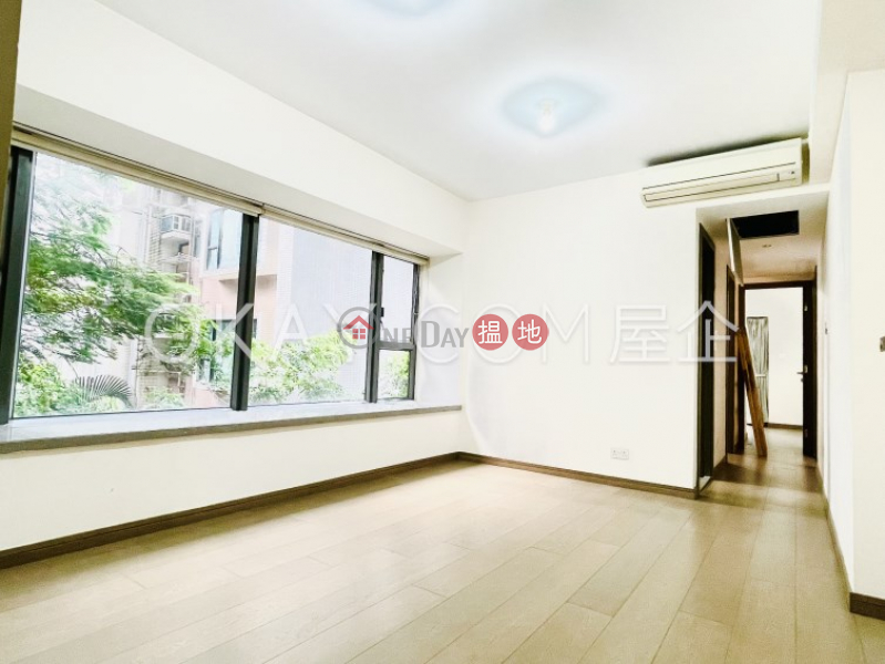 Nicely kept 2 bedroom with balcony | For Sale | Centre Point 尚賢居 Sales Listings