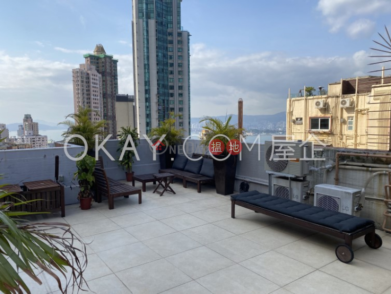 Tasteful penthouse with rooftop & parking | Rental | Peaksville 蔚巒閣 Rental Listings