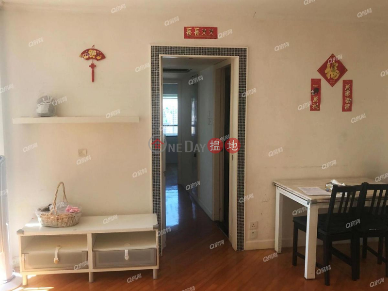 Property Search Hong Kong | OneDay | Residential | Rental Listings | South Horizons Phase 1, Hoi Sing Court Block 1 | 3 bedroom High Floor Flat for Rent