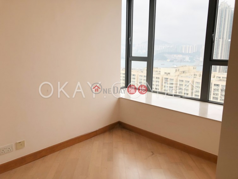 Rare 3 bedroom on high floor with balcony | For Sale | 18 Upper East 港島‧東18 Sales Listings