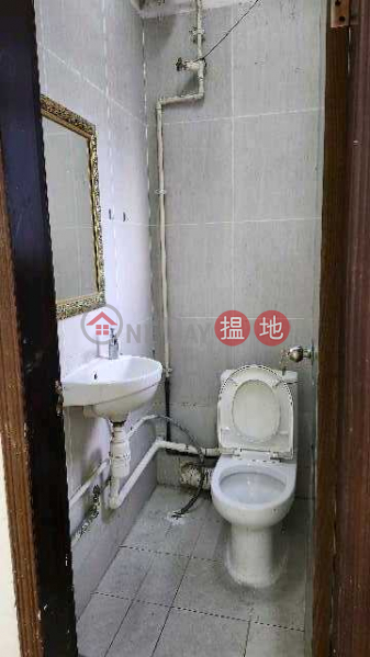 Vacant for sale, suitable for warehouses and office buildings, fully equipped with air conditioning. 11 Kin Fat Street | Tuen Mun | Hong Kong | Sales, HK$ 3.32M