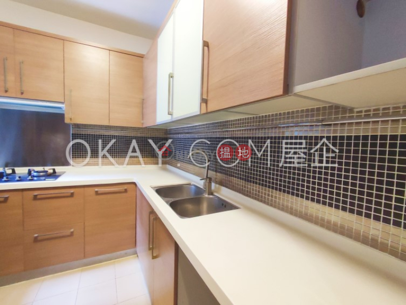 2房2廁,實用率高,極高層輝鴻閣出租單位|輝鴻閣(Excelsior Court)出租樓盤 (OKAY-R91494)