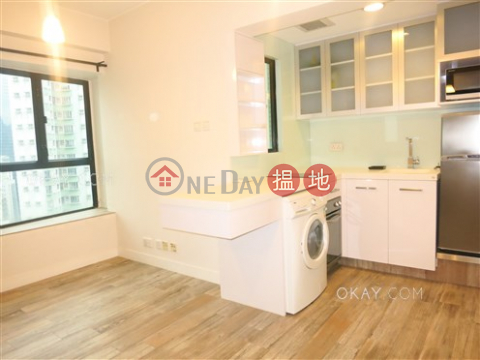 Charming 1 bedroom on high floor with harbour views | Rental | Bellevue Place 御林豪庭 _0
