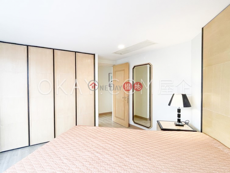 Charming 2 bedroom on high floor | For Sale | Convention Plaza Apartments 會展中心會景閣 Sales Listings
