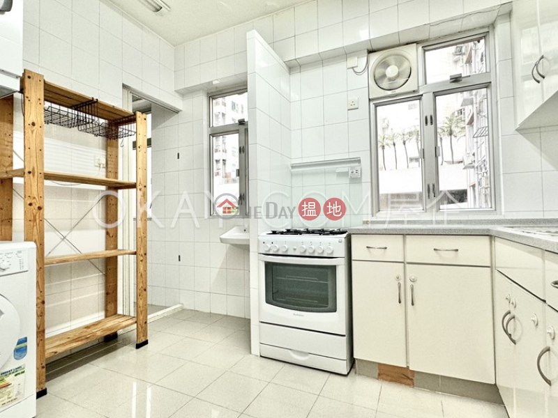 Intimate 2 bedroom in Mid-levels West | Rental | East Sun Mansion 宜新大廈 Rental Listings