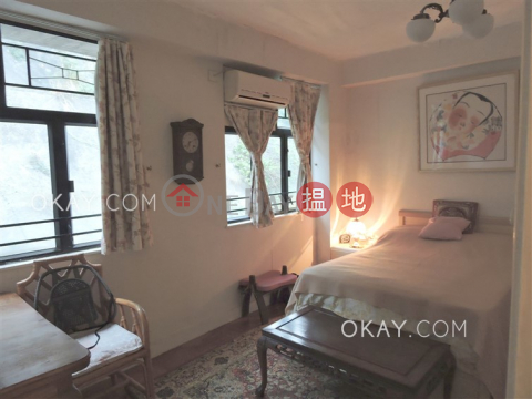 Stylish 2 bedroom with rooftop | For Sale | Fullview Villa 豐榮苑 _0