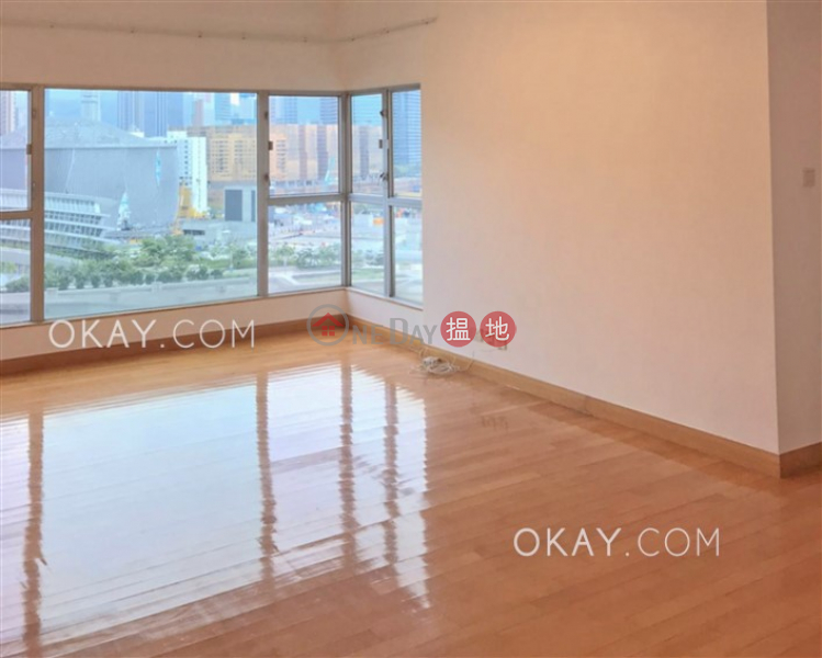 Gorgeous 2 bedroom in Kowloon Station | Rental | The Waterfront Phase 2 Tower 5 漾日居2期5座 Rental Listings