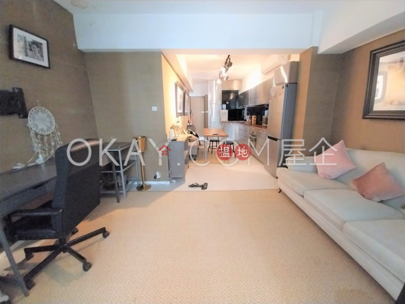 HK$ 27,000/ month 59-61 Wellington Street Central District | Elegant 1 bedroom on high floor with rooftop | Rental